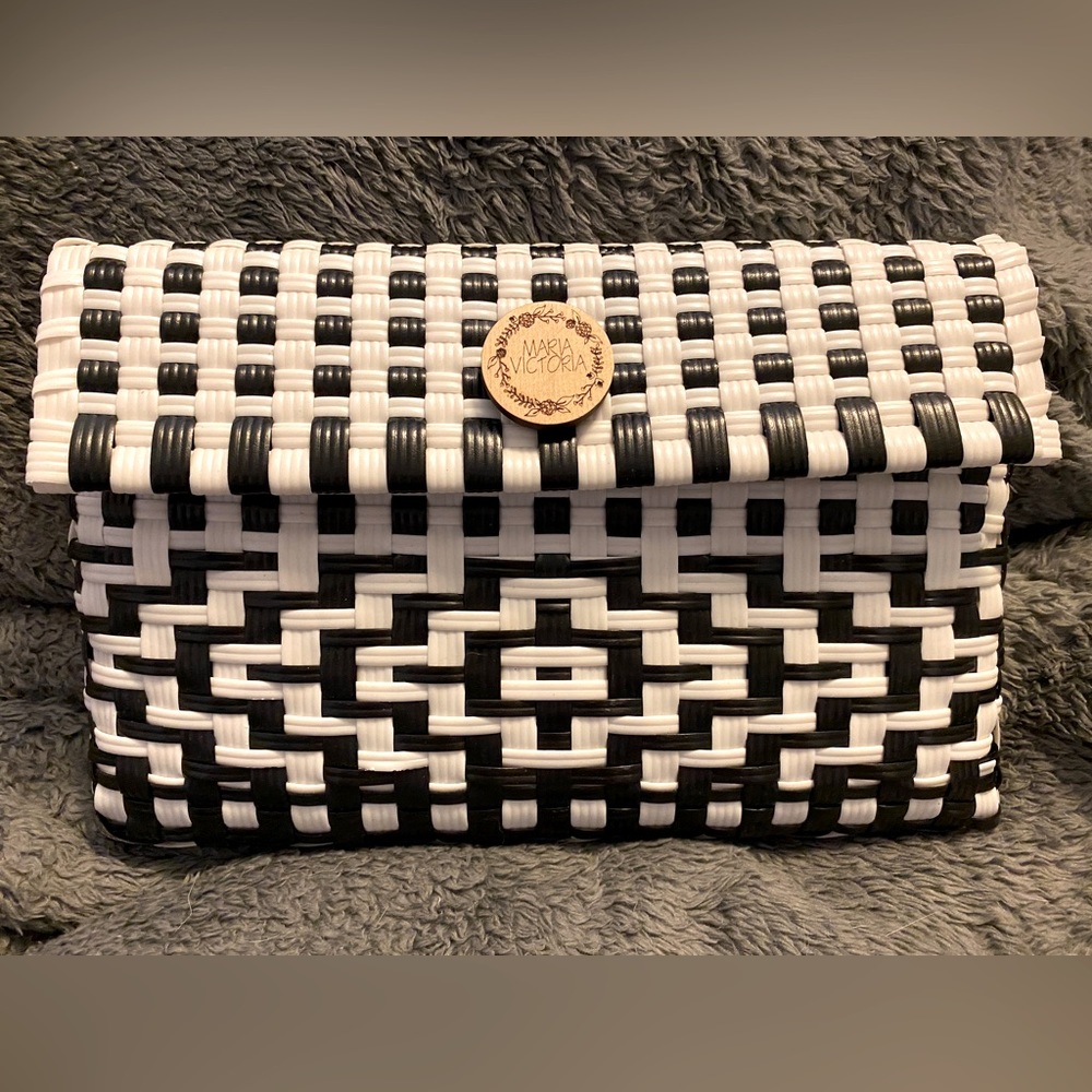 Maria Victoria clutch